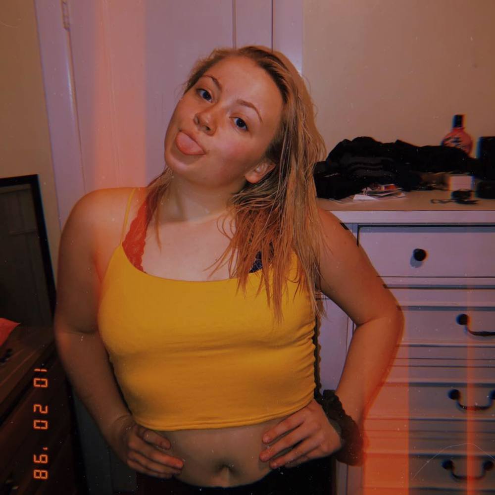 Meet your Posher, Emelia